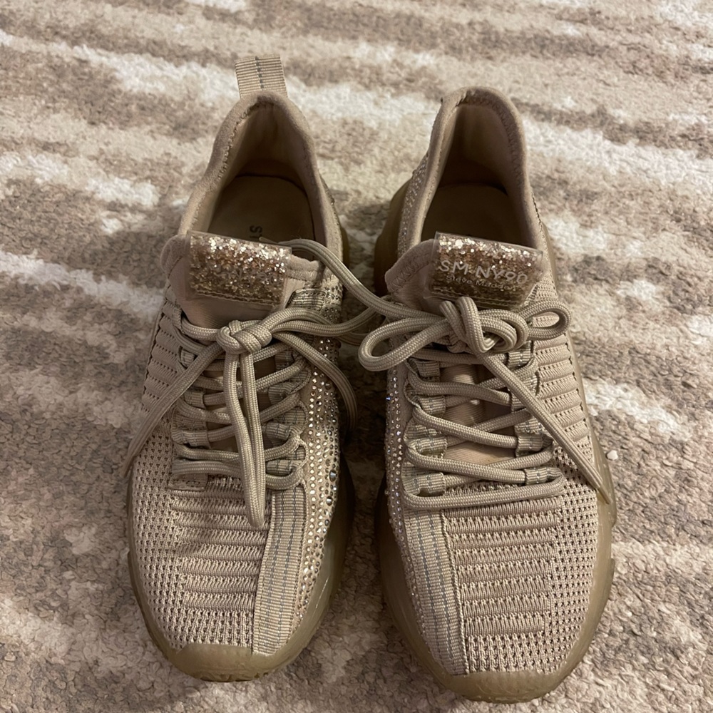 Sneakers for girl.